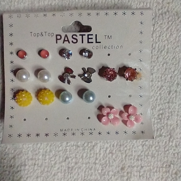 Top&top pastel collection partial card of post earrings - Picture 1 of 2